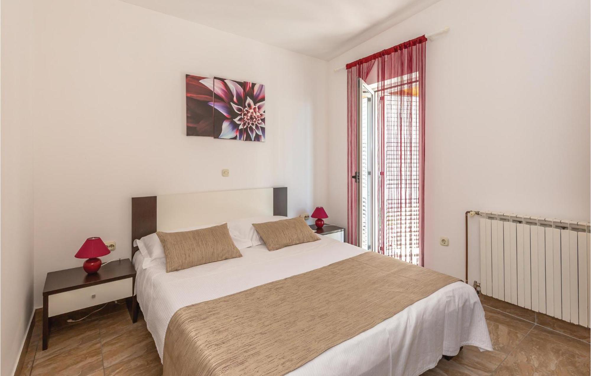 2 Bedroom Cozy Apartment In มาคาร์สกา ภายนอก รูปภาพ