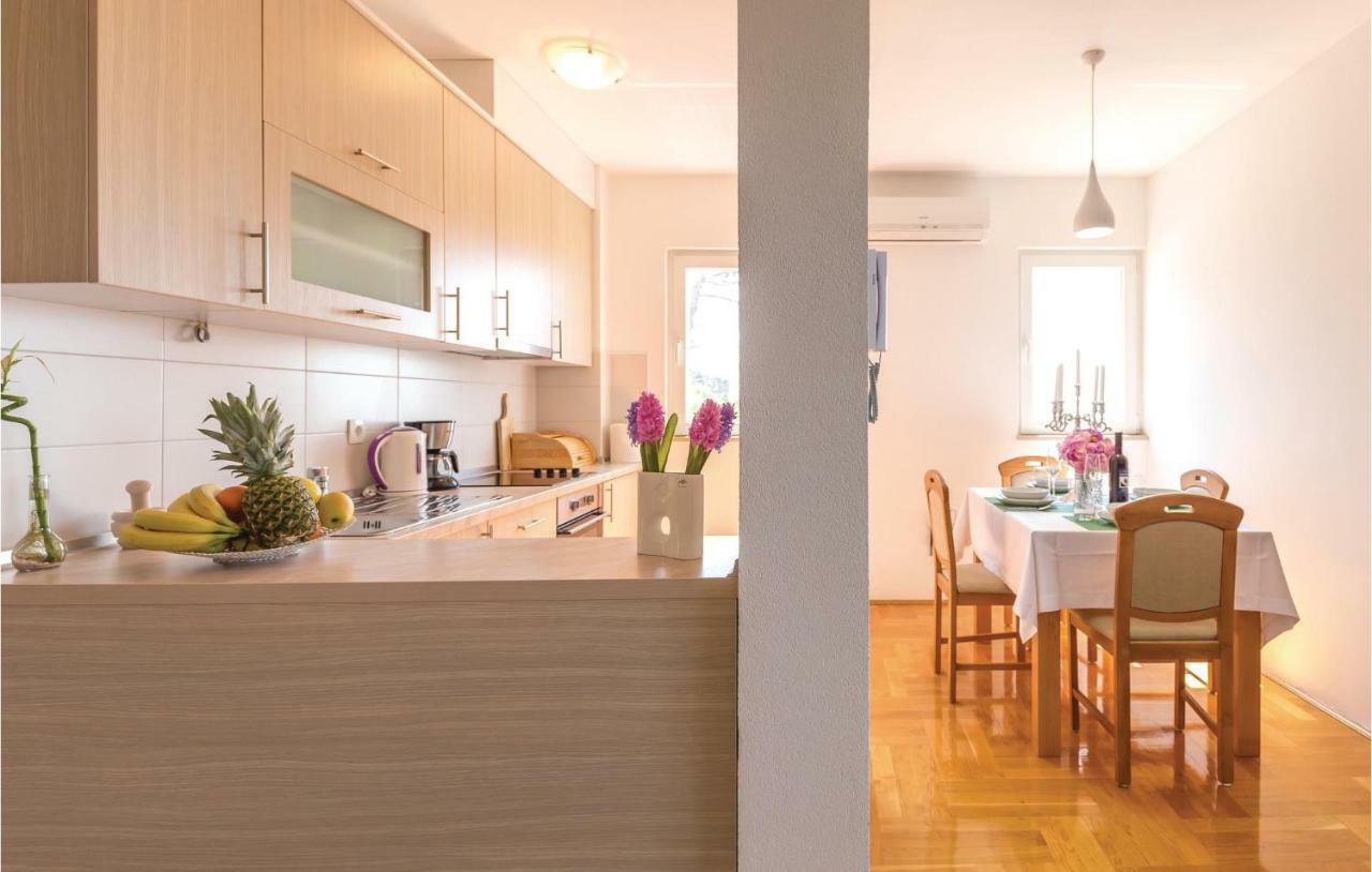 2 Bedroom Cozy Apartment In มาคาร์สกา ภายนอก รูปภาพ